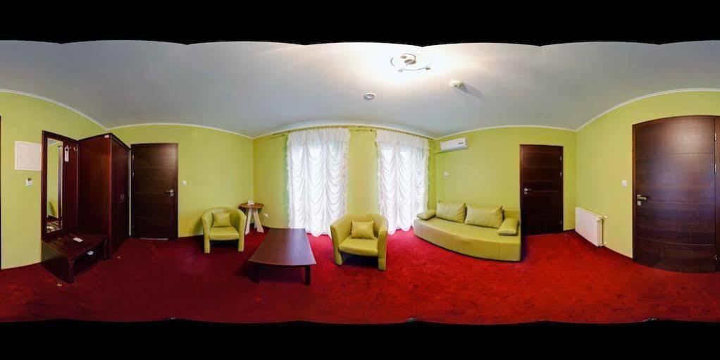 Hotel Platinum フルビエシュフ エクステリア 写真