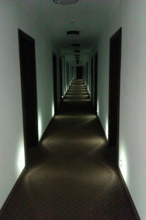 Hotel Platinum フルビエシュフ エクステリア 写真